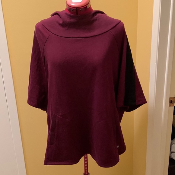 Forever 21 Sport sweatshirt with hoodie and 3/4 sleeves - never worn 🔴 - Picture 1 of 9
